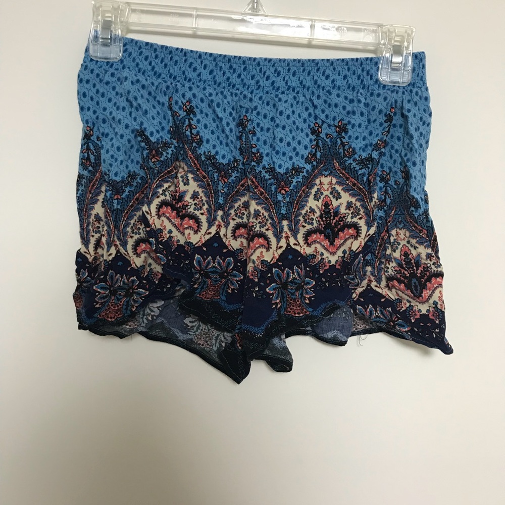 SHORTS - Picture 2 of 5